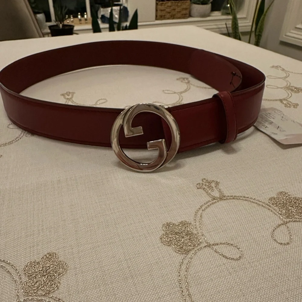 Gucci Red Leather Belt with Silver Buckle - Picture 4 of 10